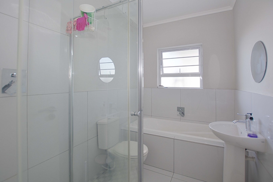 2 Bedroom Property for Sale in Table View Western Cape